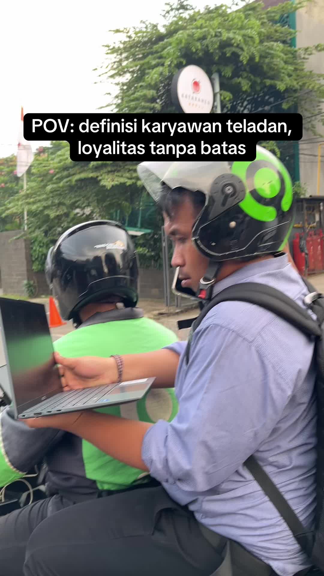Definisi karyawan teladan loyalitas tanpa batas